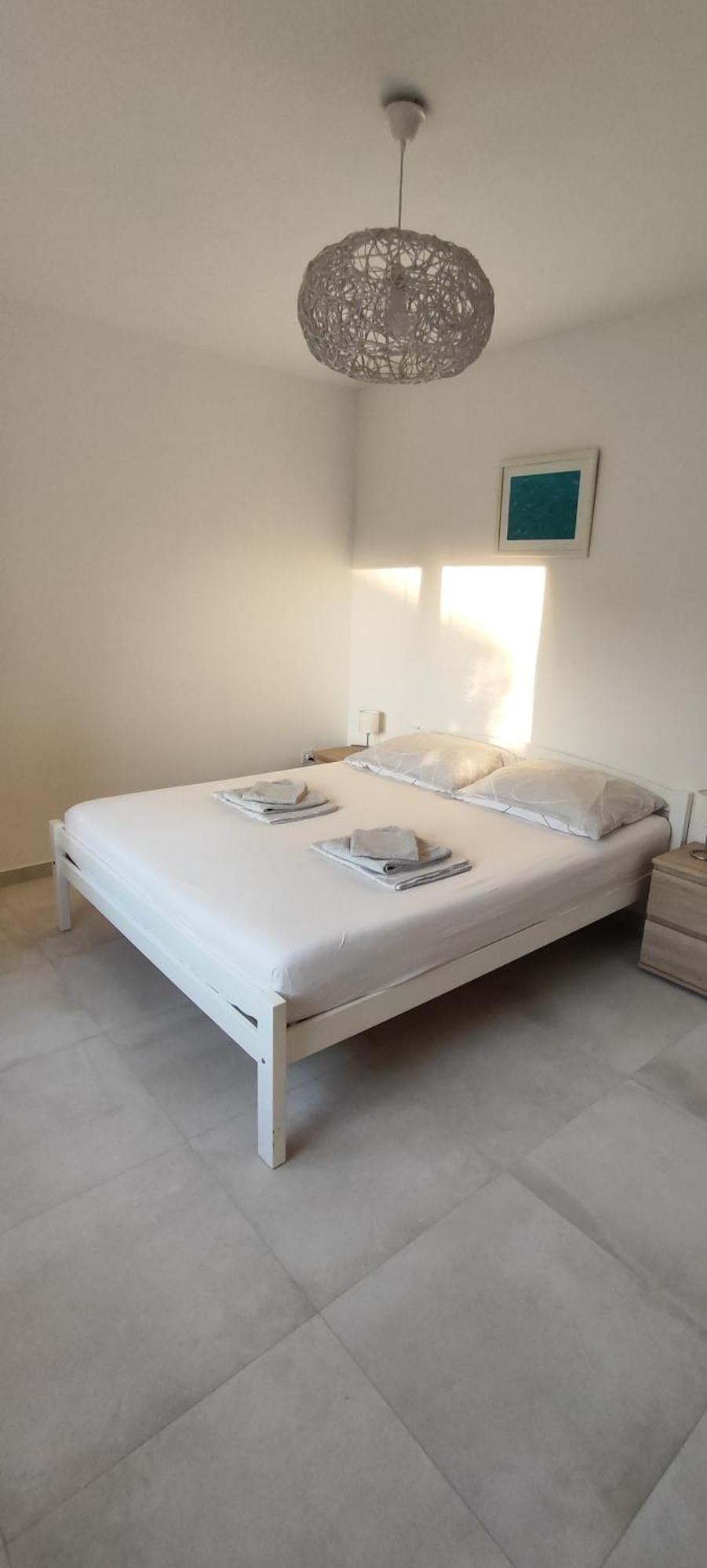Emily, 6 2 Guests, Newly Refurbished Apartment Pula
