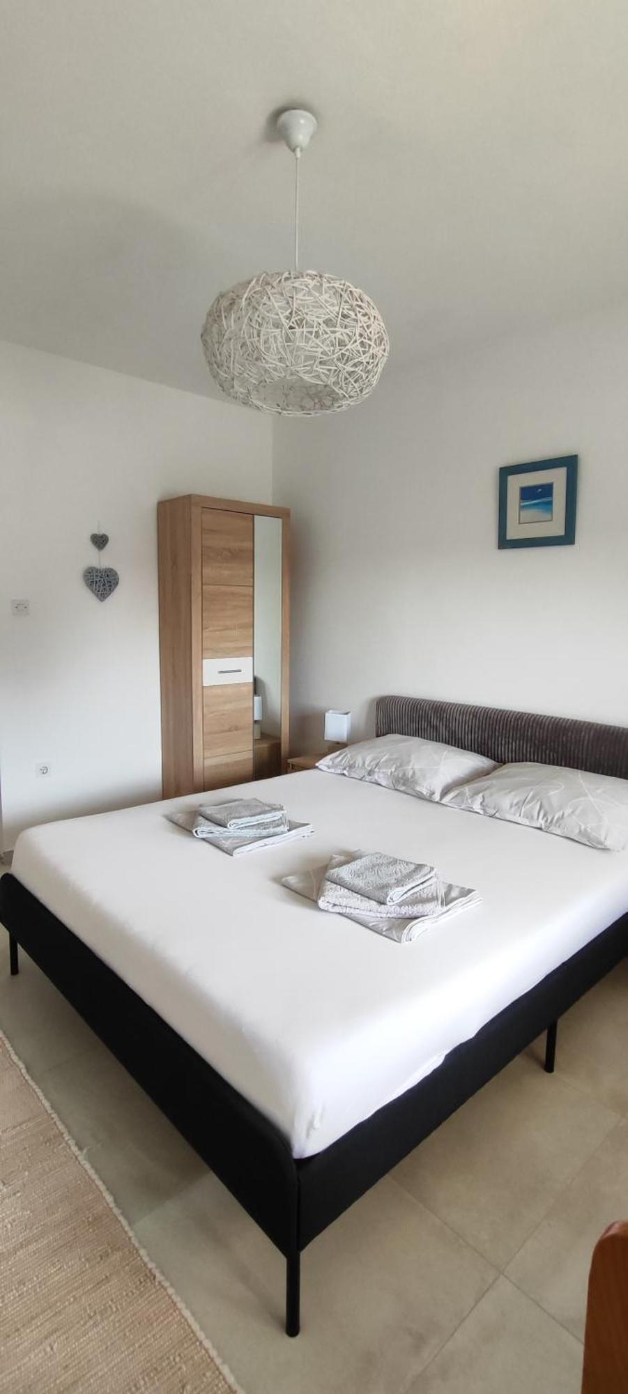 Emily, 6 2 Guests, Newly Refurbished Apartment Pula