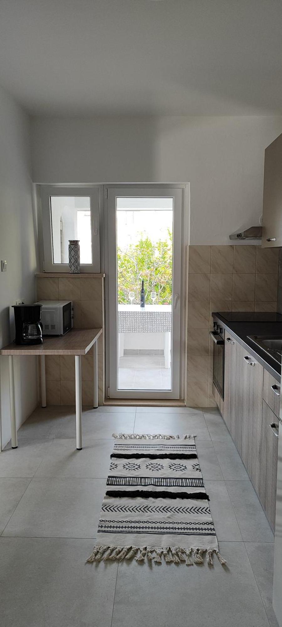 Apartment Emily, 6 2 Guests, Newly Refurbished Pula