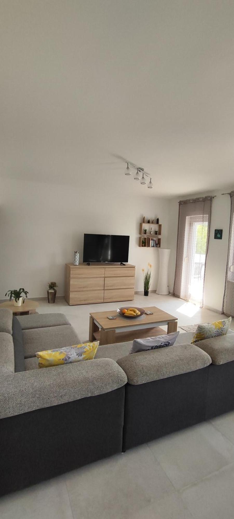 Apartment Emily, 6 2 Guests, Newly Refurbished